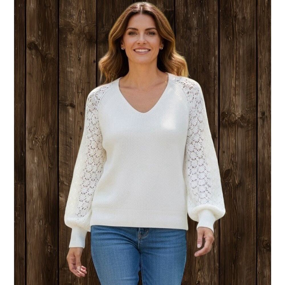 Aqua Brand Sweater Sz XS Womens White with Lacy Knit Long Raglan Sleeves V Neck